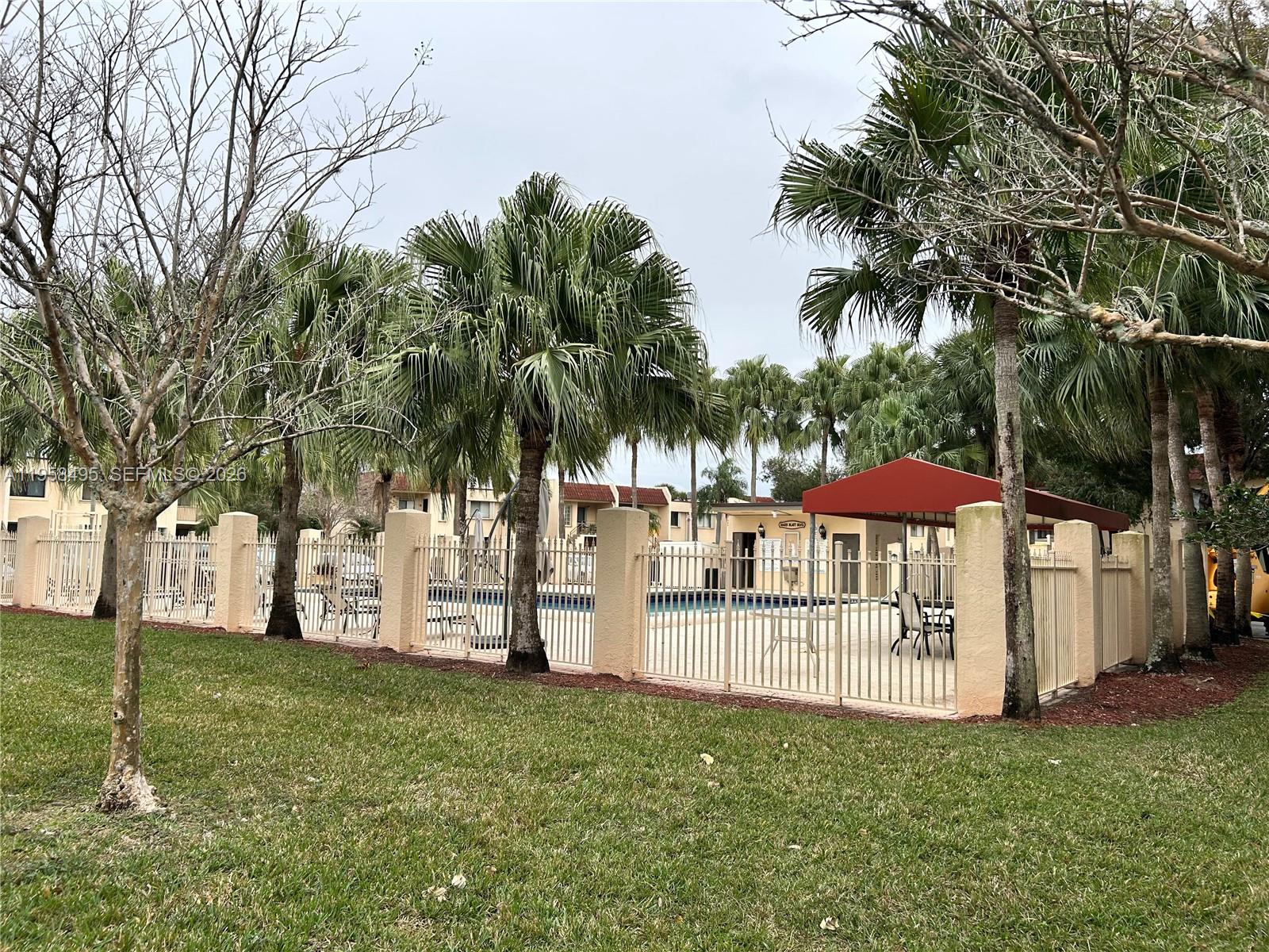 GARDENS AT BONAVENTURE 14 - Residential