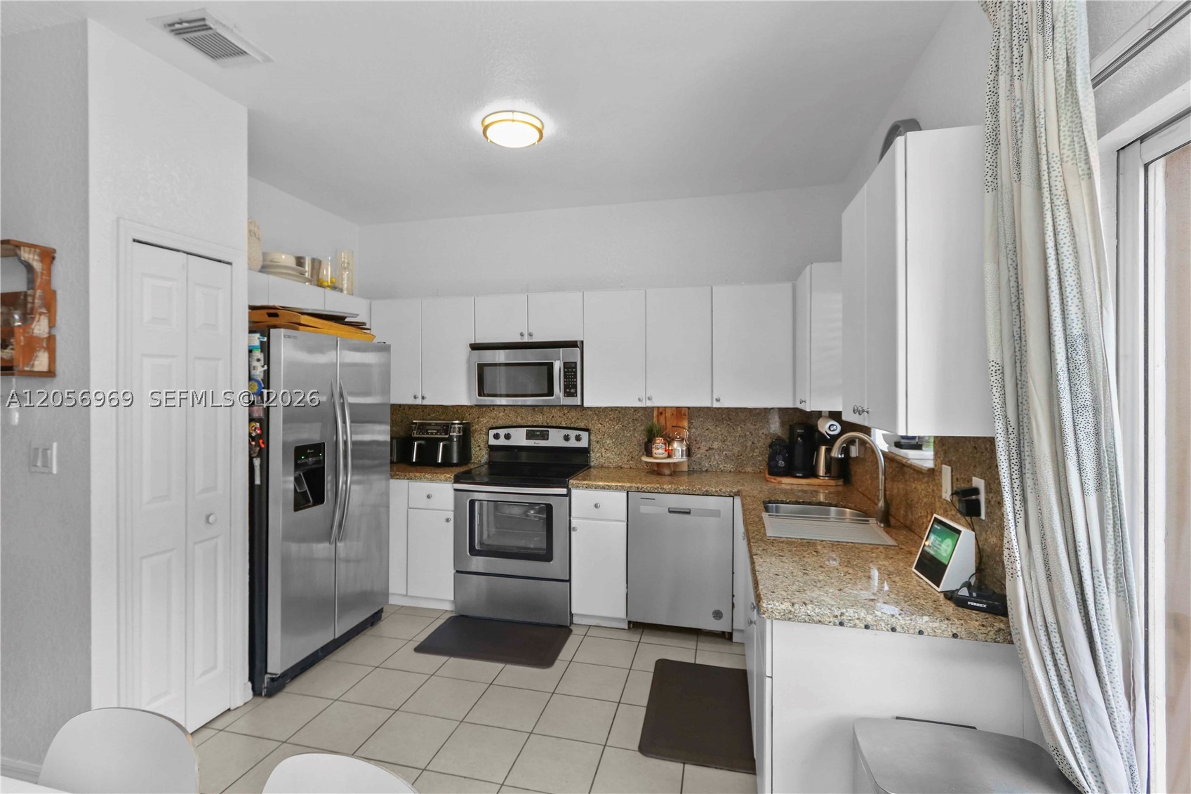 LEEWARD AT ISLANDS AT DOR - Residential