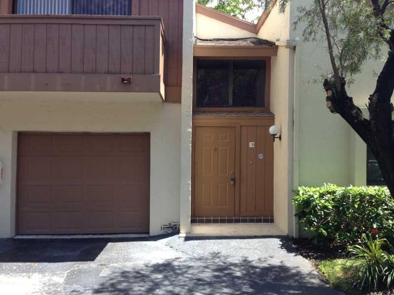 Top condition. Completely tiled except staircase. Updated kitchen and baths. New paint and blinds. Enjoy all Sabal Chase amenities including pools, tennis, clubhouse, basketball, security and more. 2 months security & first month rent required.  Managed b y The Jacobs-Alfonso Group.