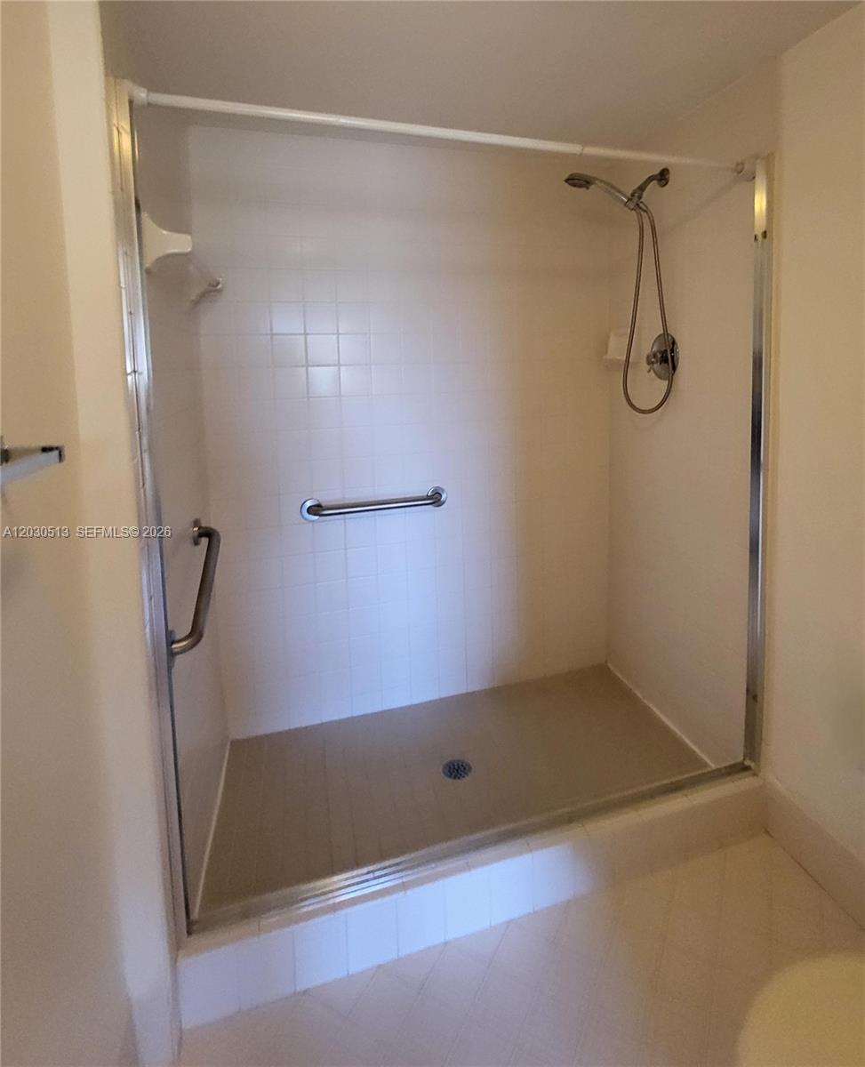 SUFFOLK AT CENTURY VILLAG - Residential Lease