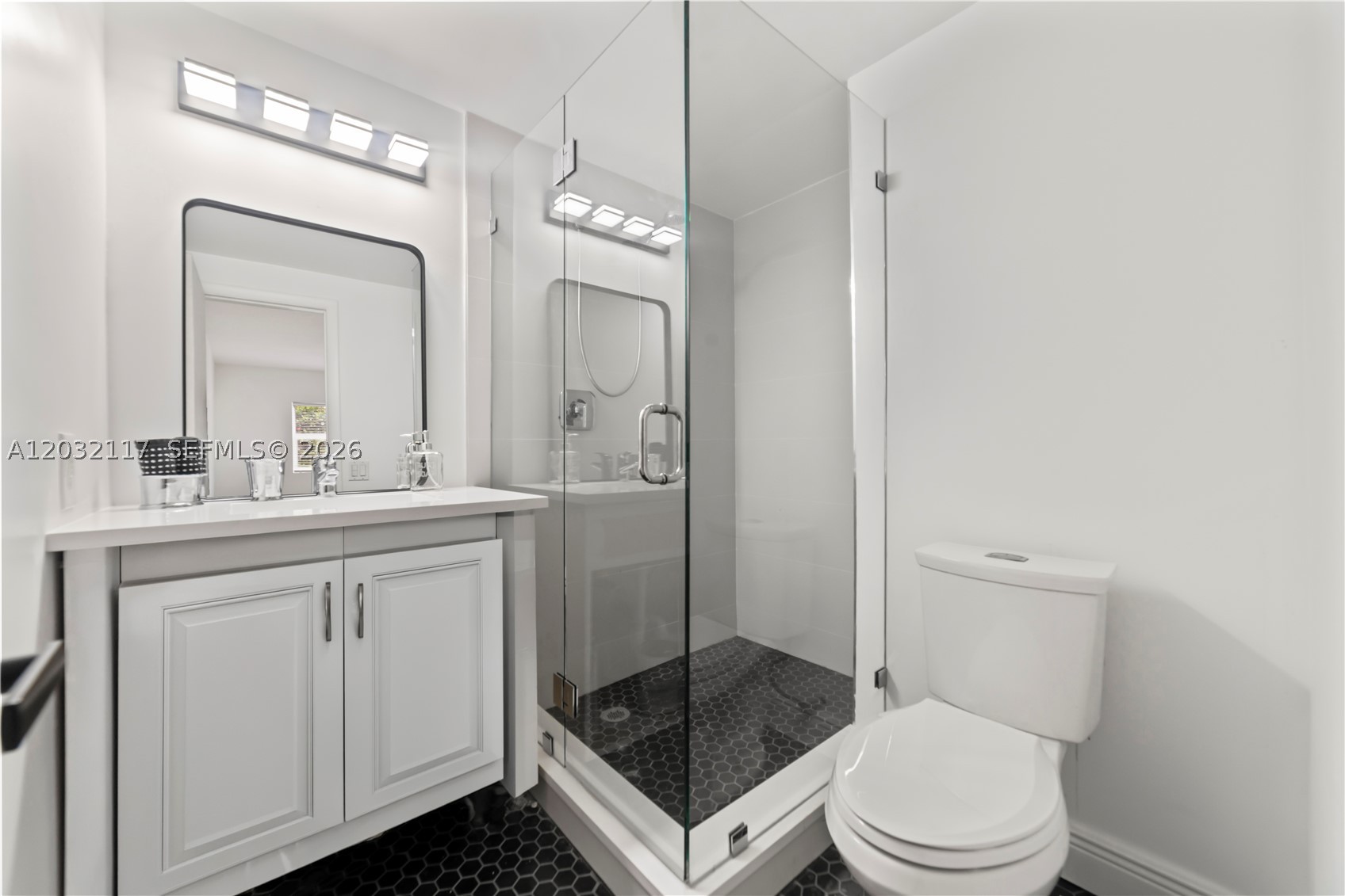 COLONIAL CONDO - Residential