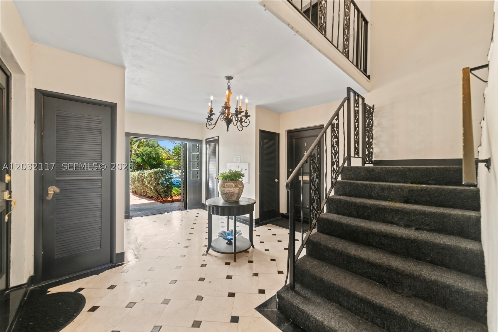 COLONIAL CONDO - Residential