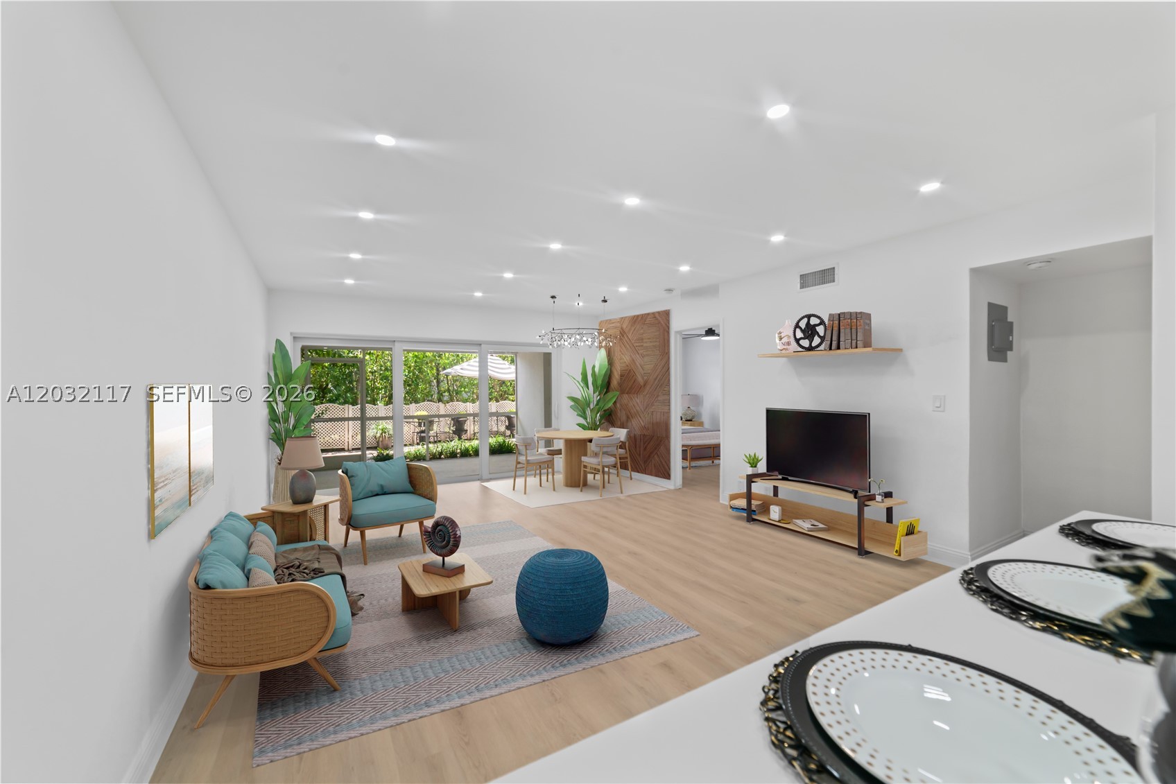 COLONIAL CONDO - Residential