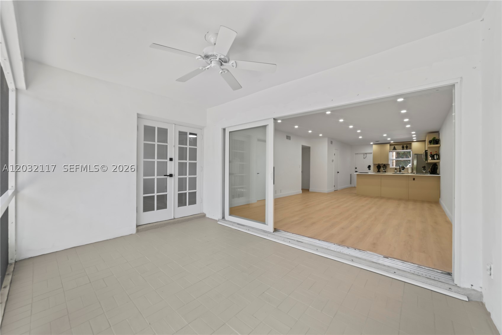COLONIAL CONDO - Residential