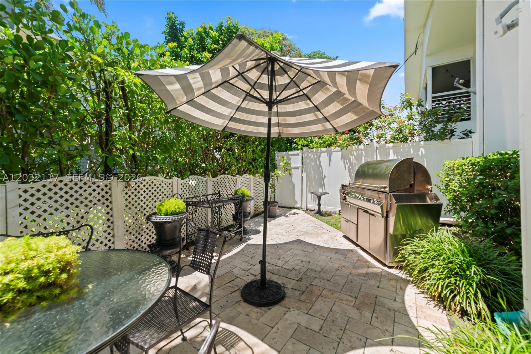 COLONIAL CONDO - Residential