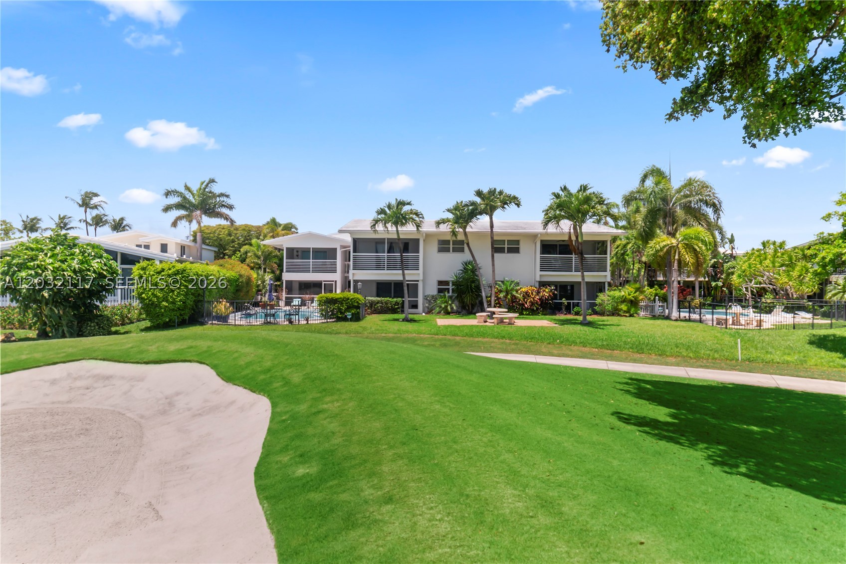COLONIAL CONDO - Residential
