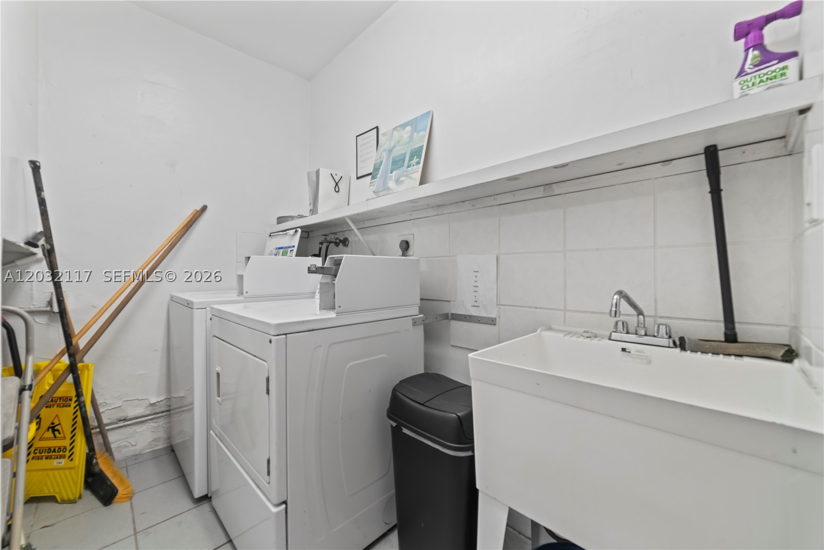 COLONIAL CONDO - Residential