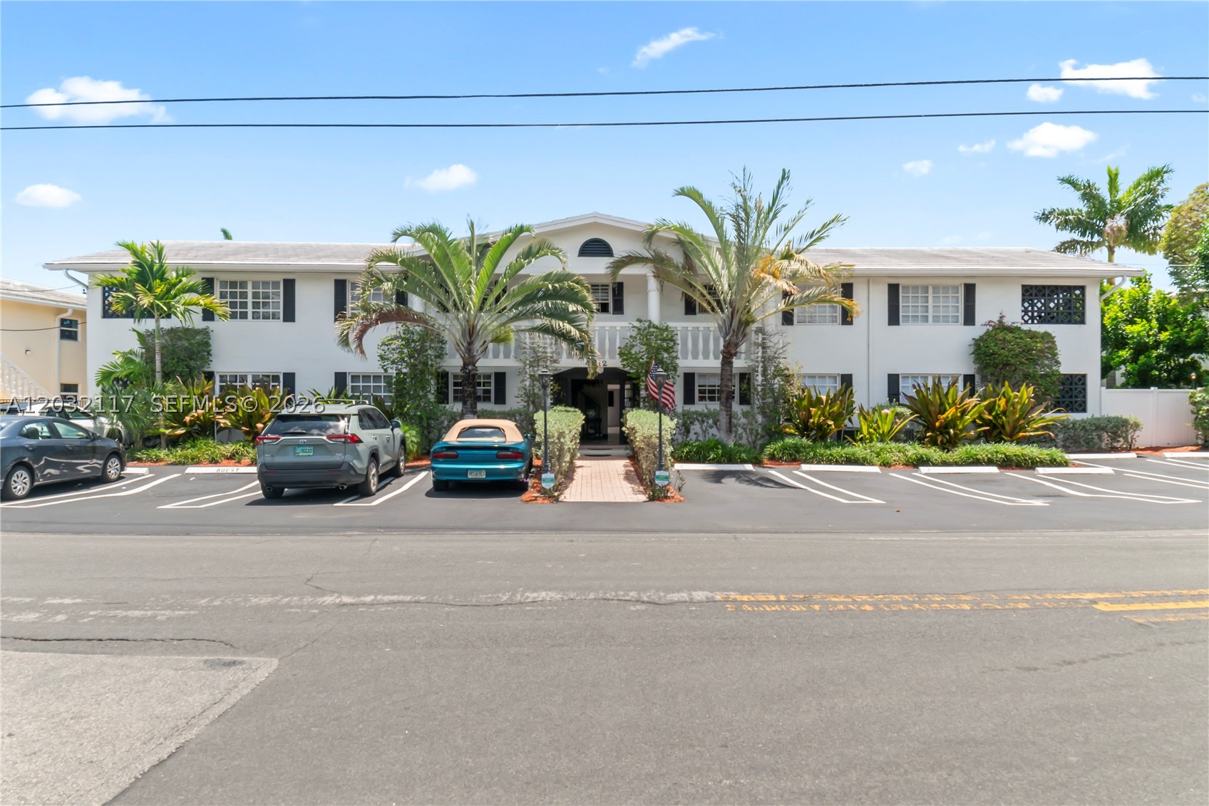 COLONIAL CONDO - Residential