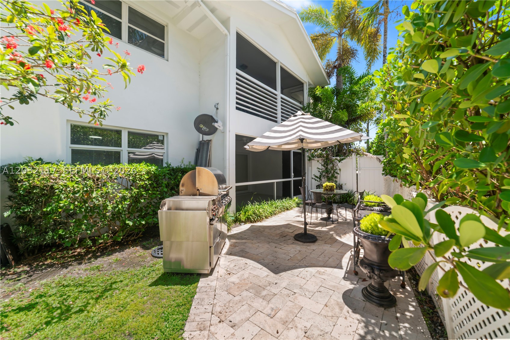 COLONIAL CONDO - Residential