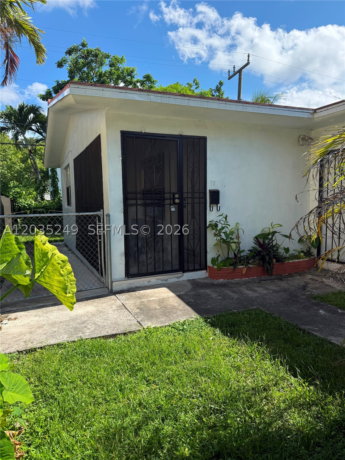 Available for immediate occupancy! This spacious 2-bedroom, 2-bathroom residence is now available for lease in the heart of Midtown Miami. Ideally situated in one of Miami’s most sought-after neighborhoods, the property offers convenient access to Miami Beach, Brickell, Wynwood, and Miami International Airport. Enjoy the best of Midtown living with shopping, dining, and entertainment just seconds away, as well as close proximity to the Design District. Schedule your showing today!