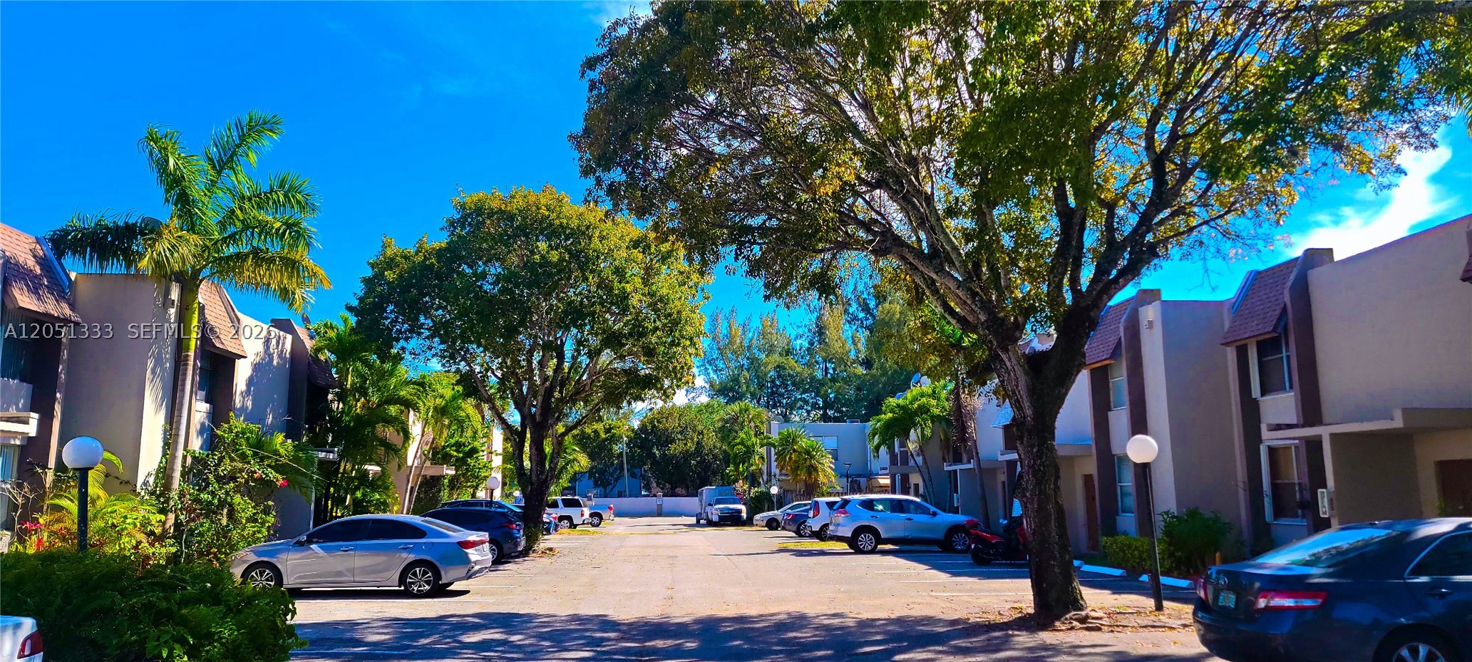 WOODLANDS TOWNHOUSE CONDO - Residential