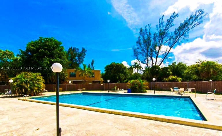 WOODLANDS TOWNHOUSE CONDO - Residential