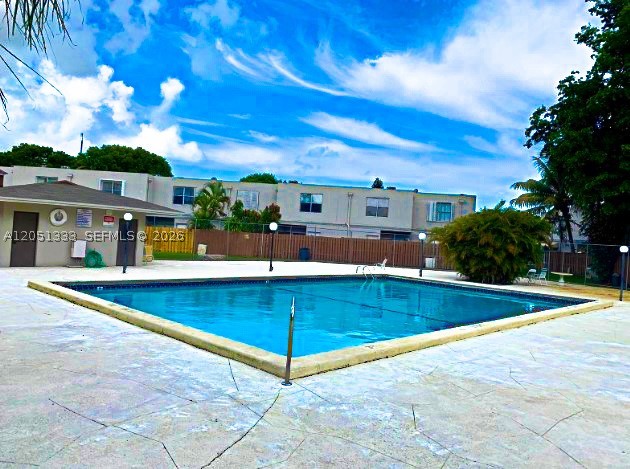 WOODLANDS TOWNHOUSE CONDO - Residential