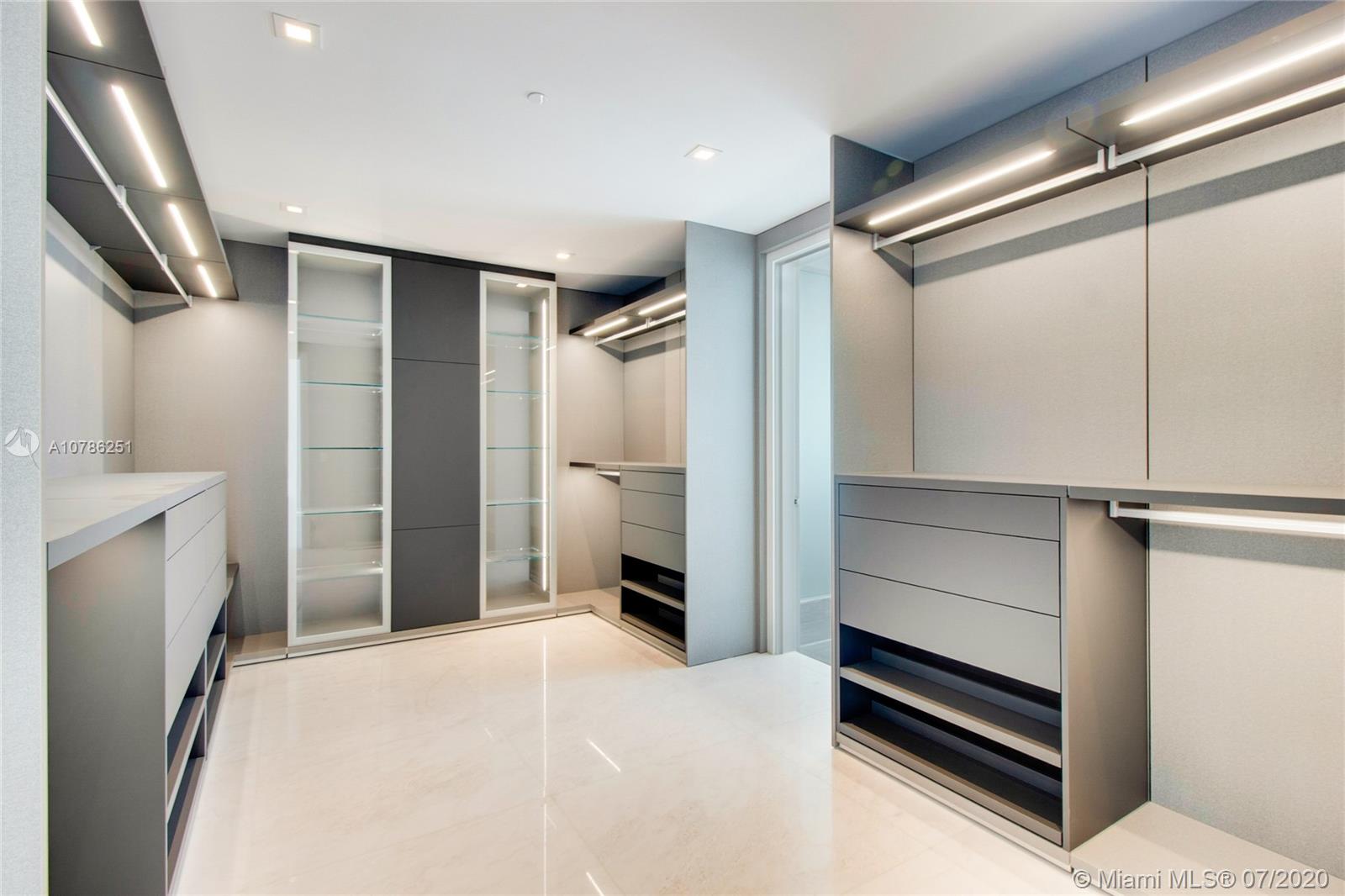 JADE SIGNATURE CONDO - Residential
