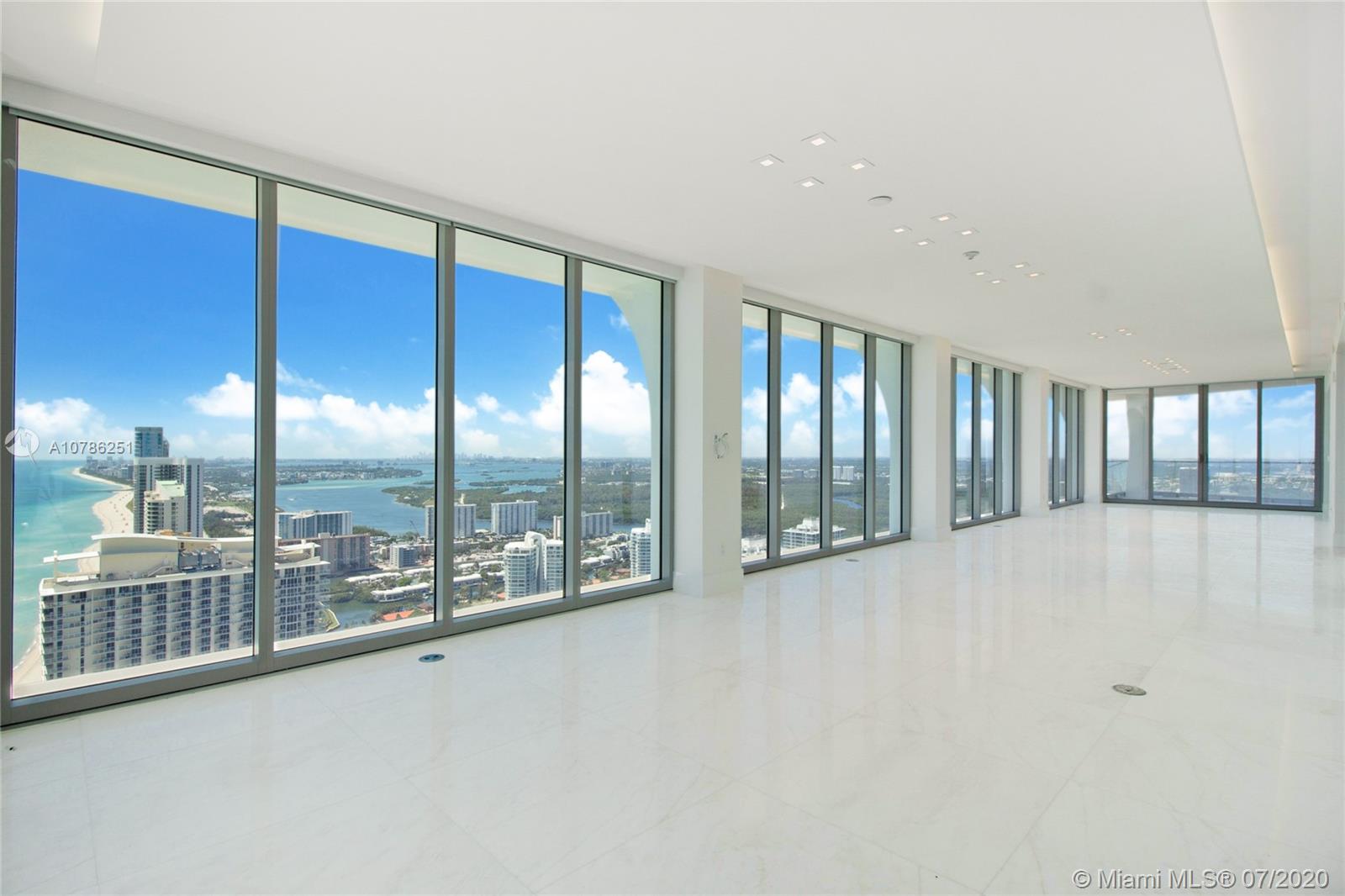 JADE SIGNATURE CONDO - Residential