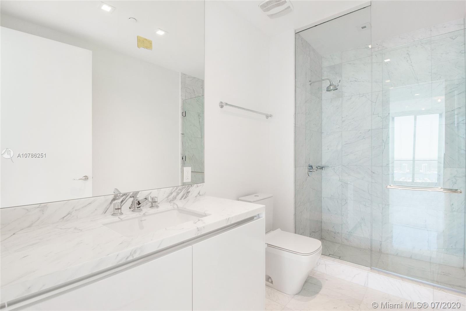 JADE SIGNATURE CONDO - Residential