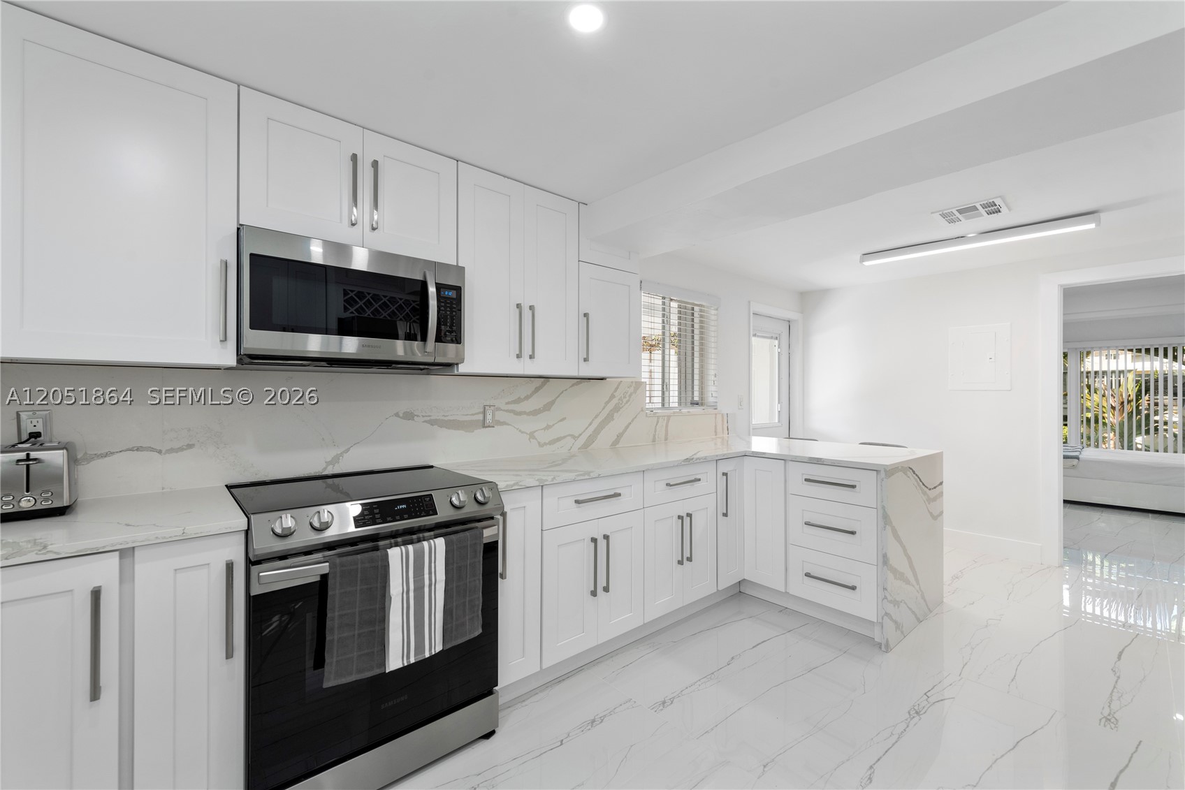 LAUDERDALE ISLES NO 2-BLK - Residential Lease