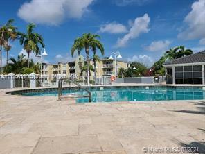 LE CLUB AT OLD CUTLER CON - Residential Lease