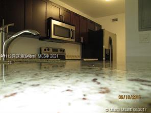 LE CLUB AT OLD CUTLER CON - Residential Lease