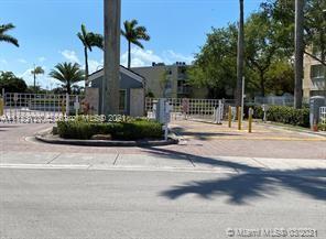 LE CLUB AT OLD CUTLER CON - Residential Lease