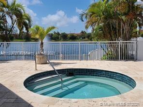LE CLUB AT OLD CUTLER CON - Residential Lease