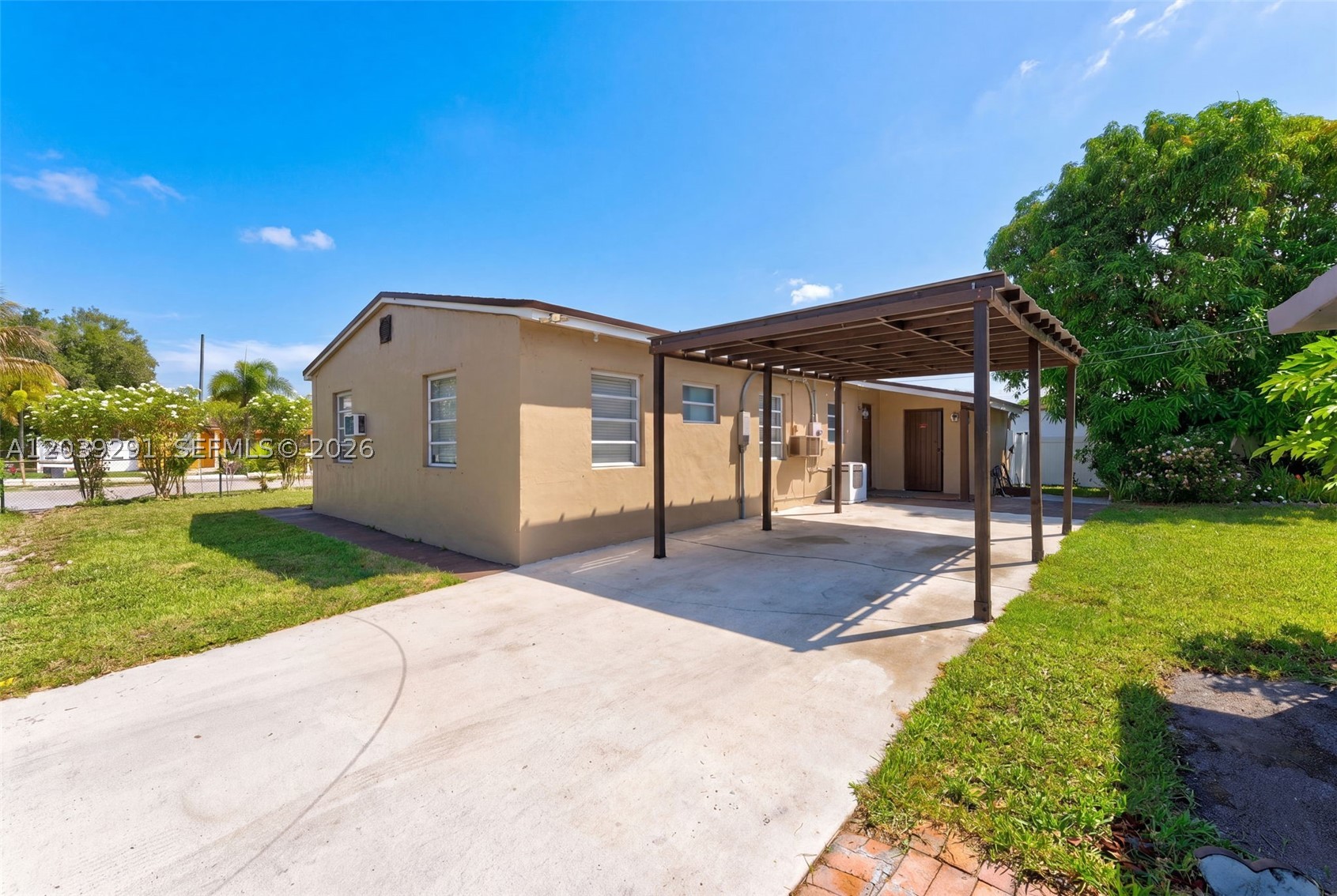 GOLDEN HIGHLANDS EST - Residential