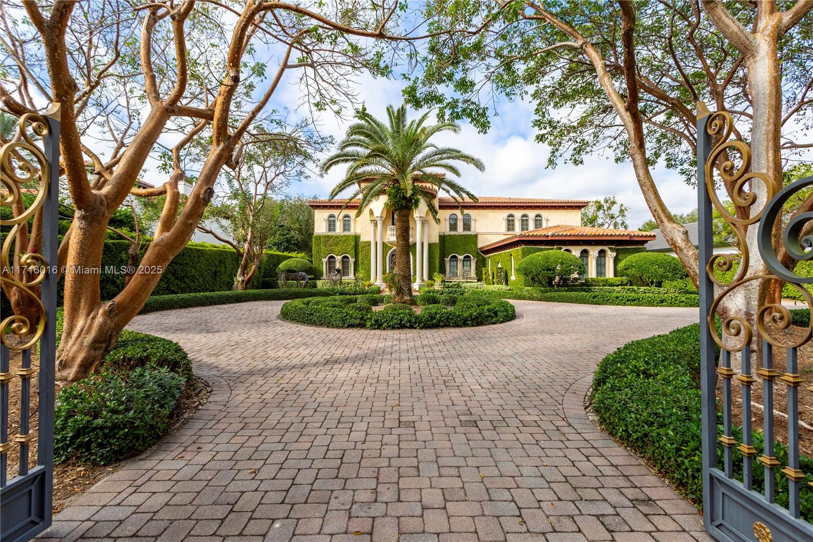 MARTIN SUBURBAN ACRES - Residential
