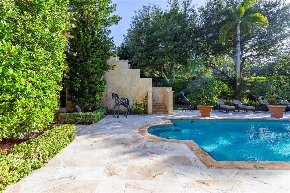 MARTIN SUBURBAN ACRES - Residential