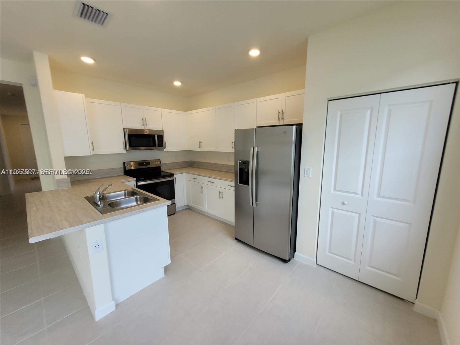 AQUABELLA NORTH REPLAT - Residential