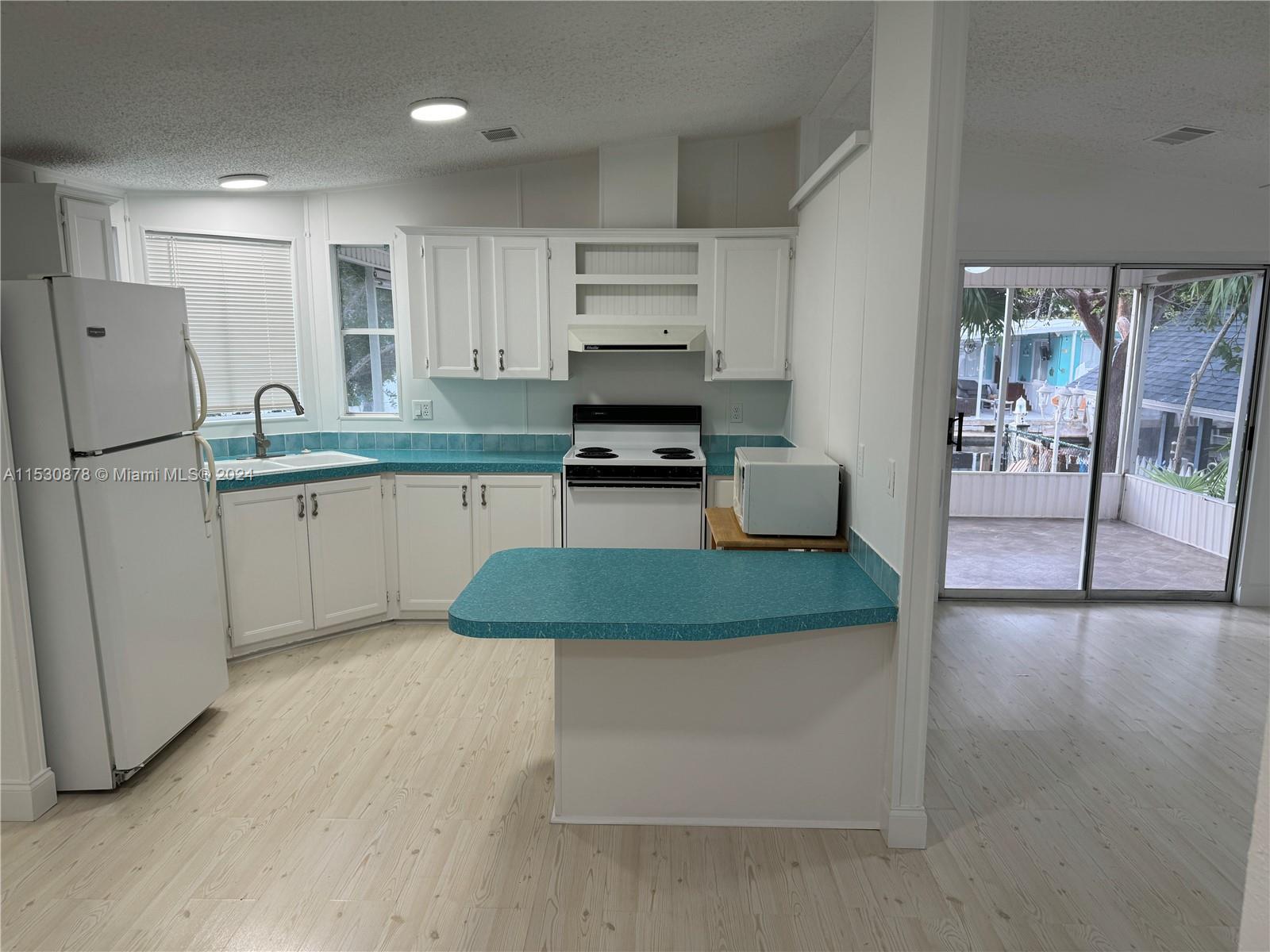 KEY LARGO TRAILER VILLAGE - Residential