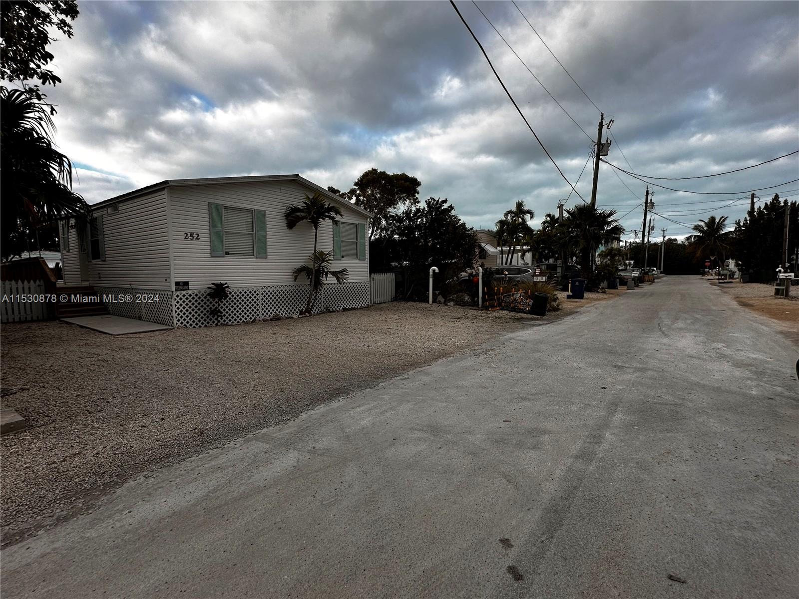 KEY LARGO TRAILER VILLAGE - Residential