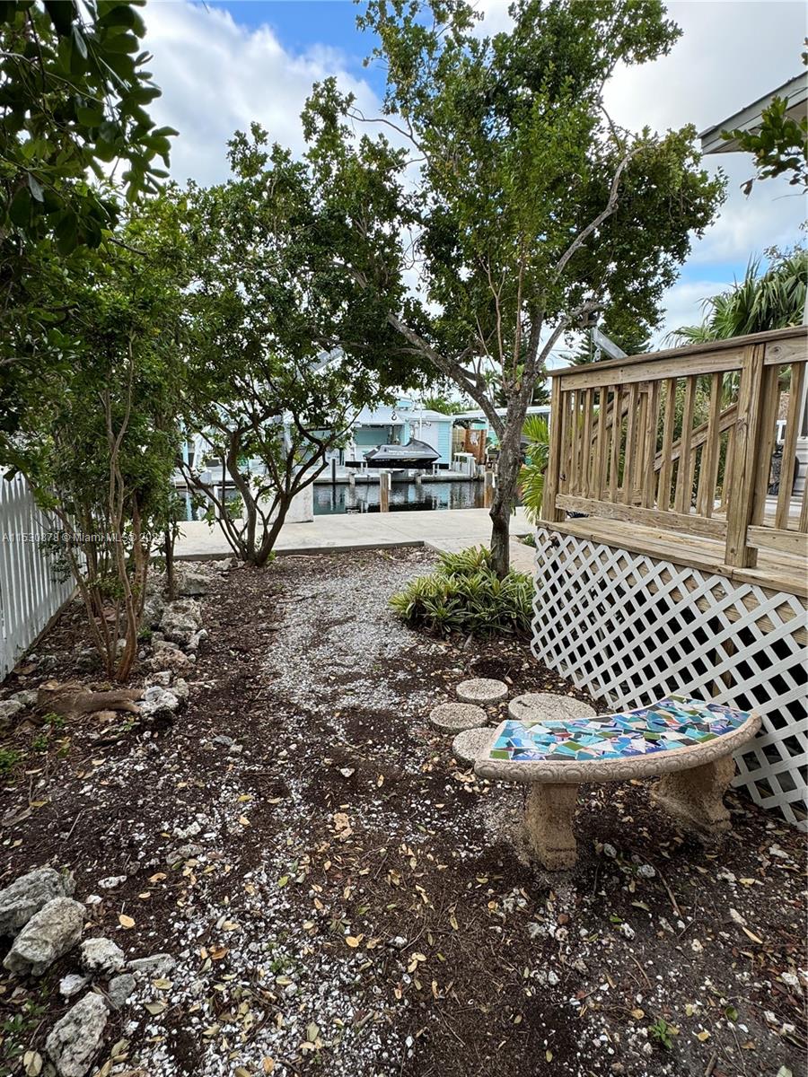 KEY LARGO TRAILER VILLAGE - Residential