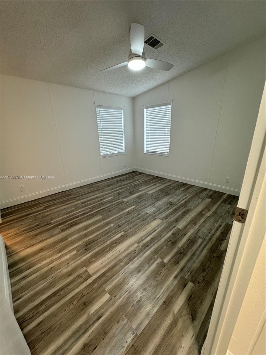 KEY LARGO TRAILER VILLAGE - Residential