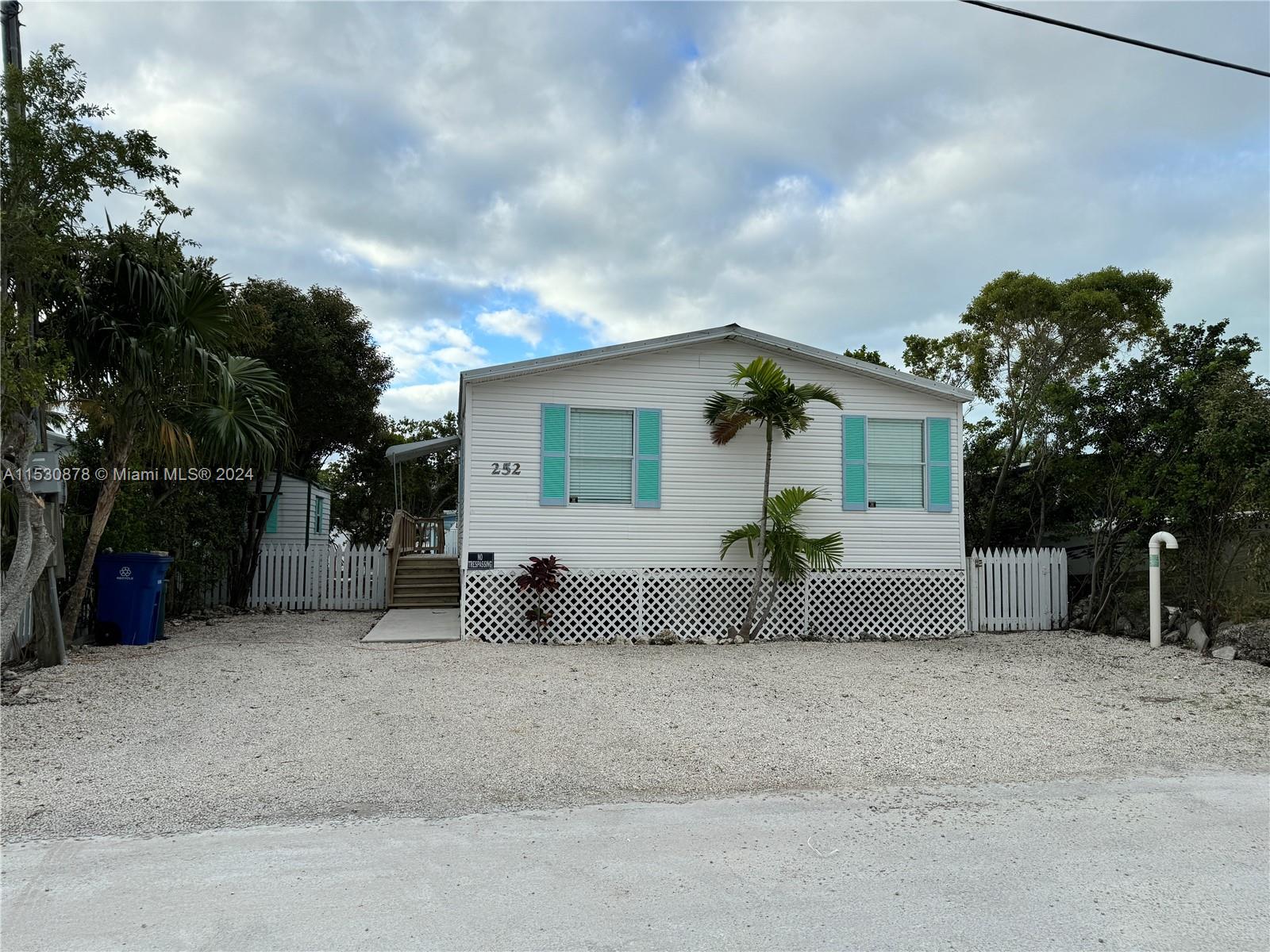 KEY LARGO TRAILER VILLAGE - Residential