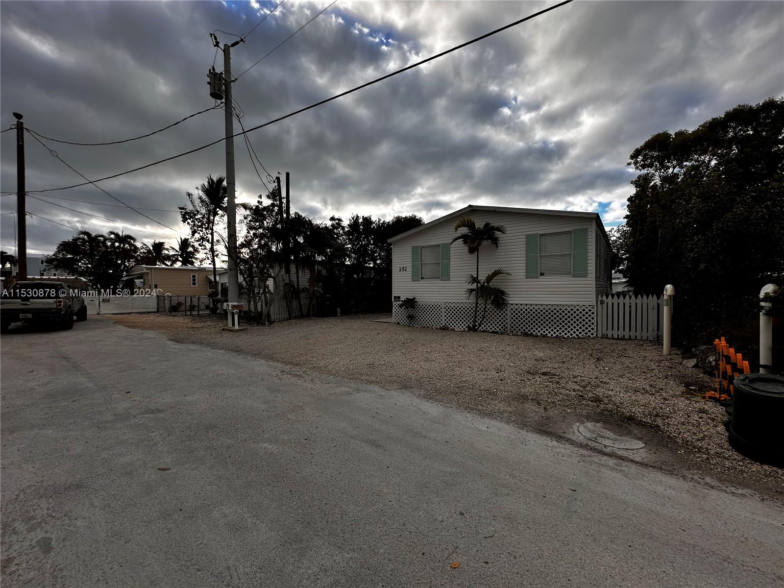 KEY LARGO TRAILER VILLAGE - Residential