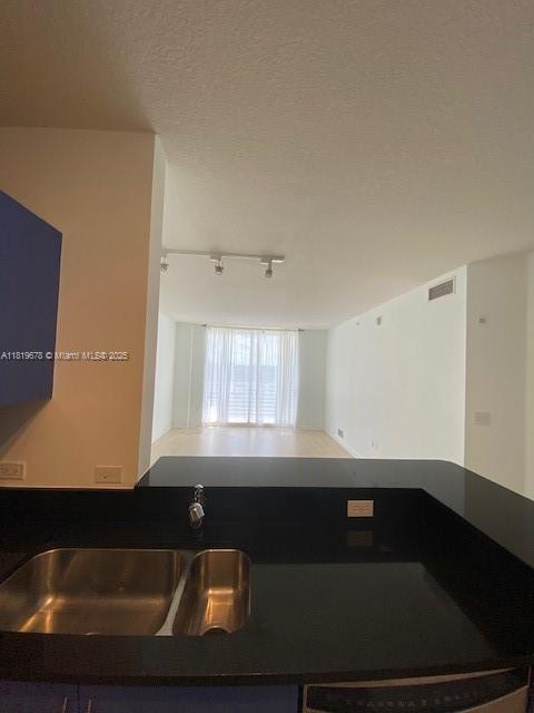 VENTURE AT AVENTURA WEST - Residential