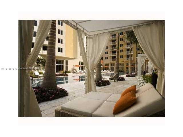 VENTURE AT AVENTURA WEST - Residential