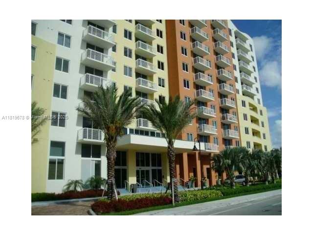 VENTURE AT AVENTURA WEST - Residential