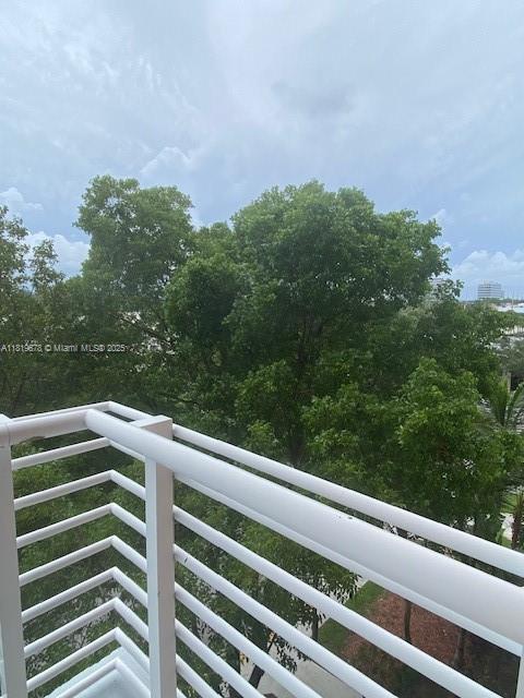 VENTURE AT AVENTURA WEST - Residential