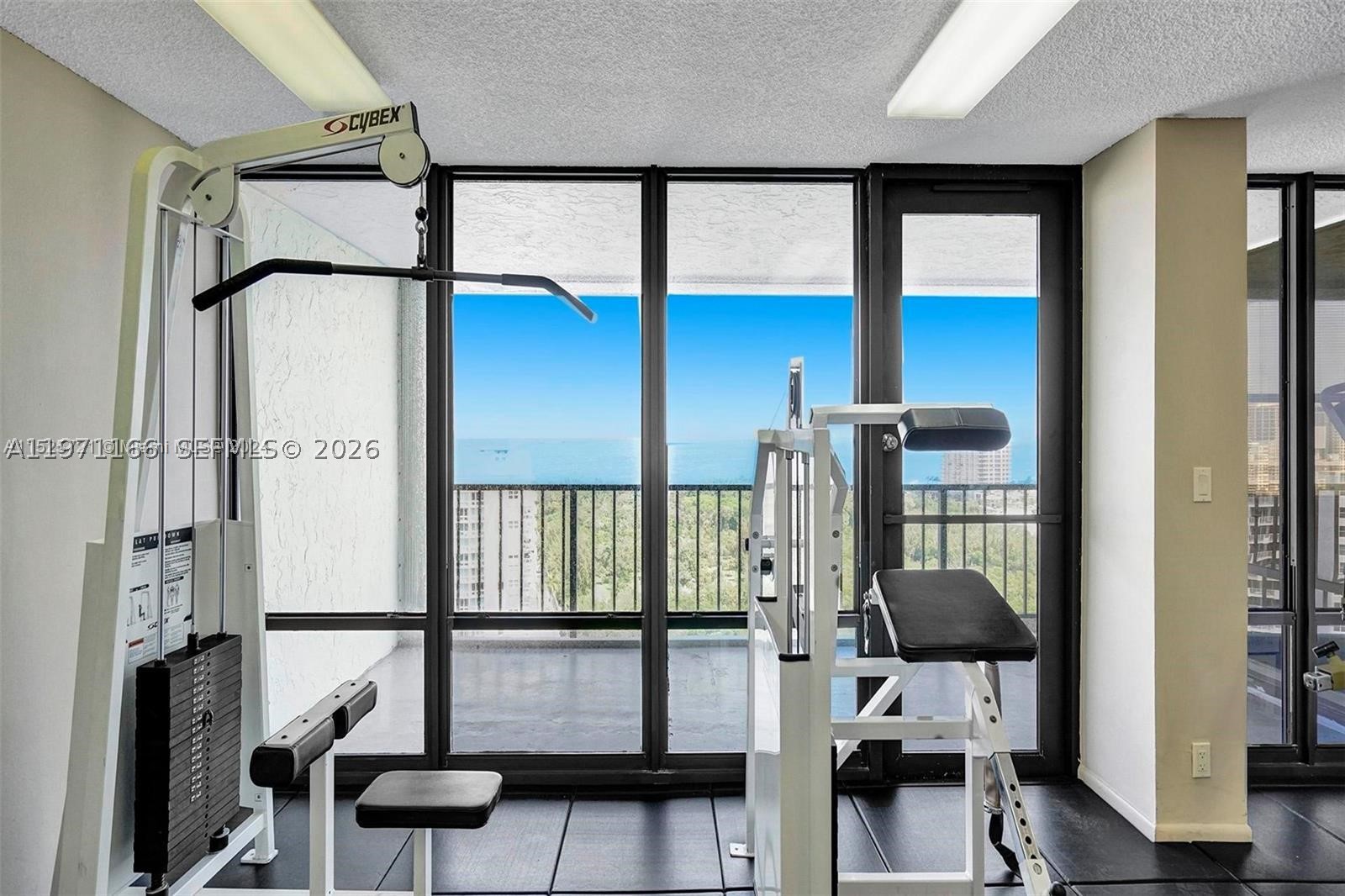 CORINTHIAN ON THE INTRACO - Residential