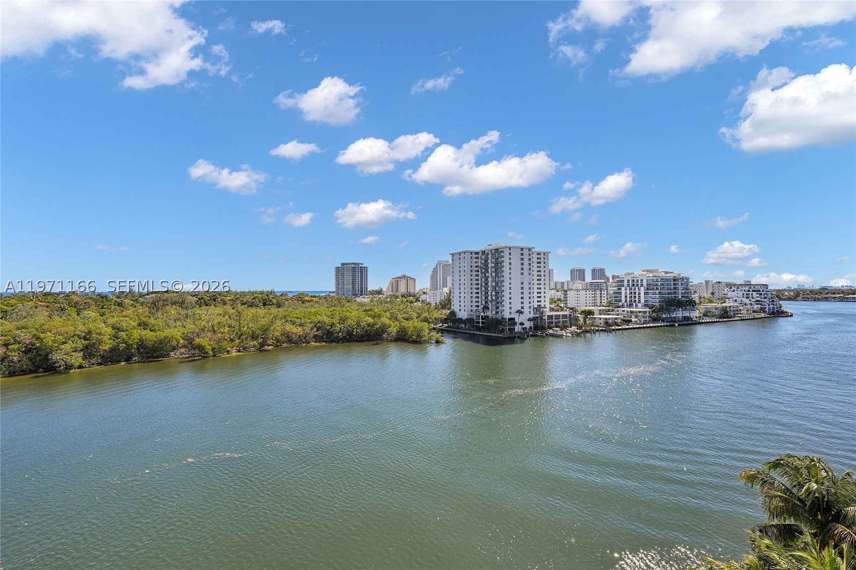 CORINTHIAN ON THE INTRACO - Residential