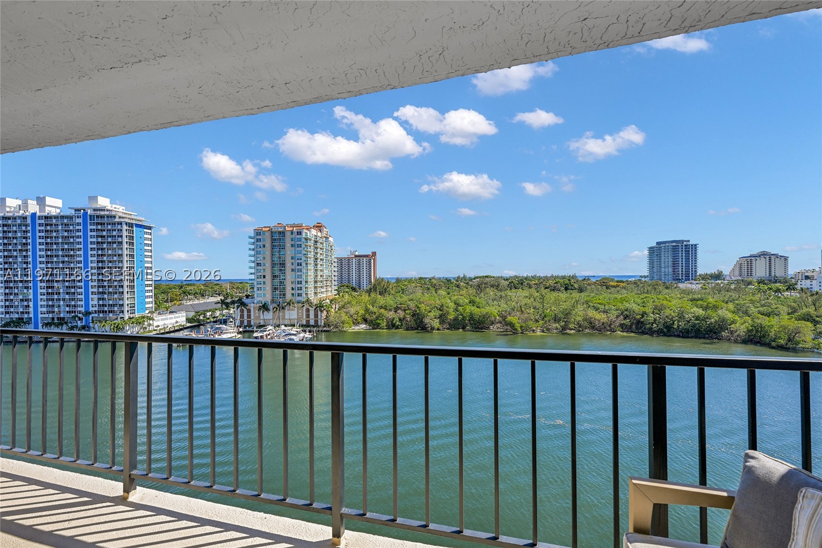 CORINTHIAN ON THE INTRACO - Residential