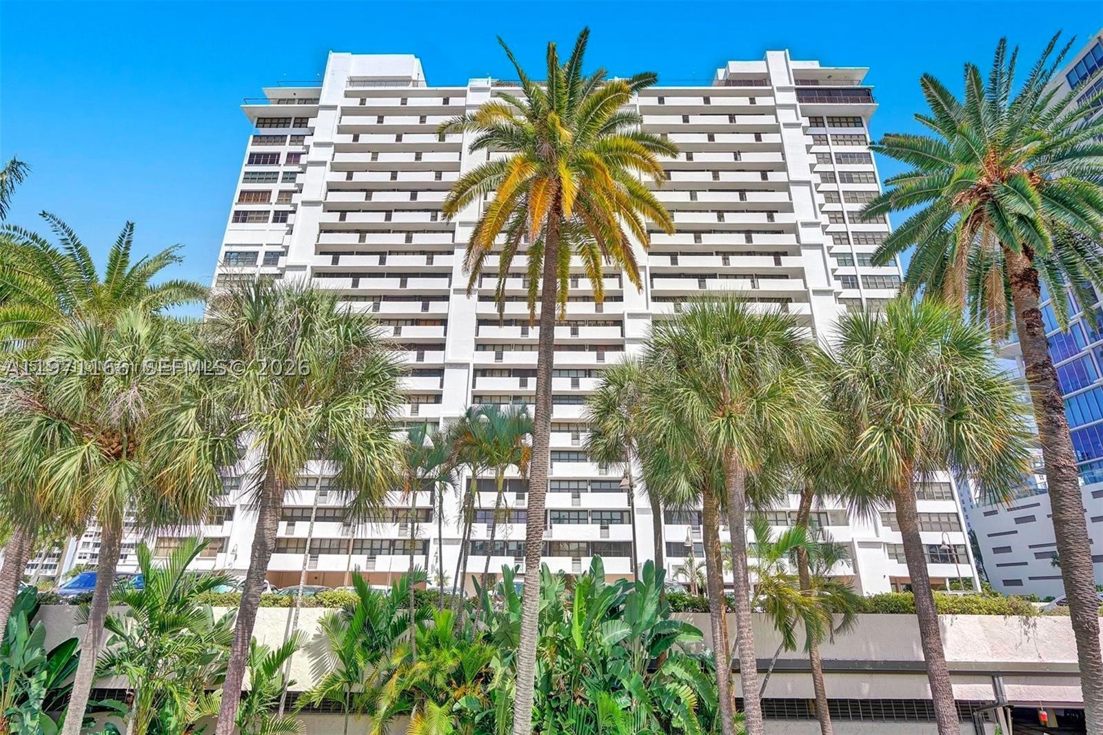 CORINTHIAN ON THE INTRACO - Residential