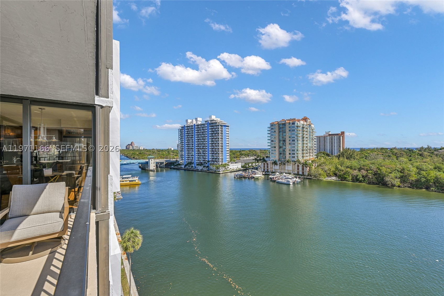 CORINTHIAN ON THE INTRACO - Residential