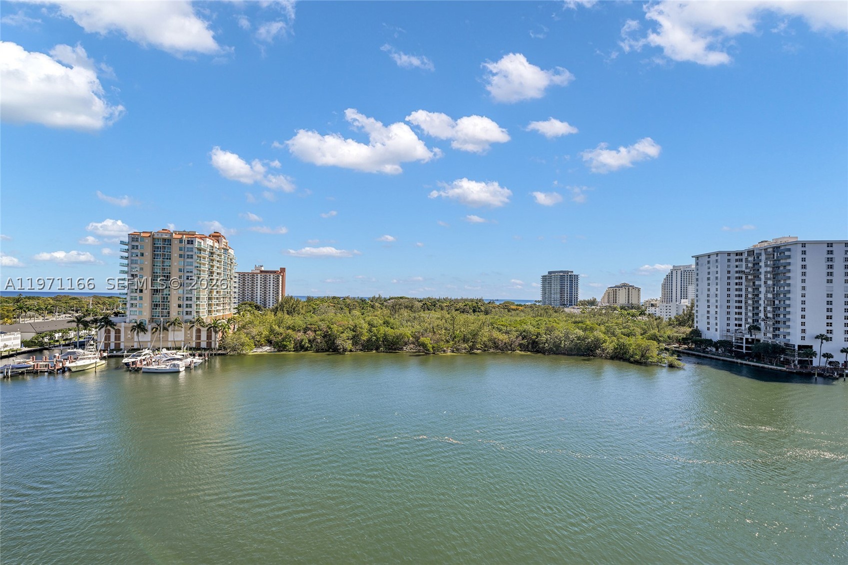 CORINTHIAN ON THE INTRACO - Residential