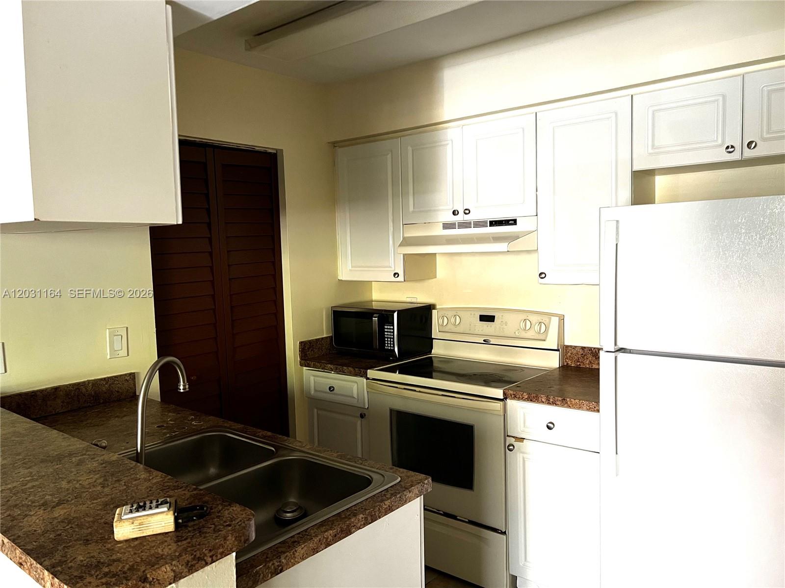 ROYAL POINCIANA CONDO - Residential Lease