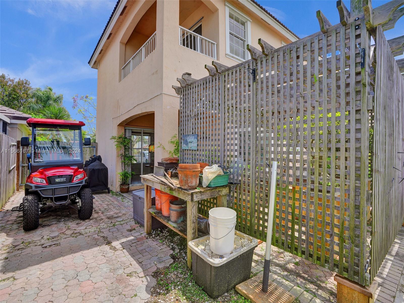 LAKES BY THE BAY SEC 8 - Residential