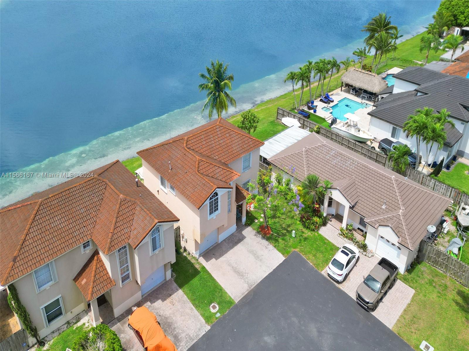 LAKES BY THE BAY SEC 8 - Residential