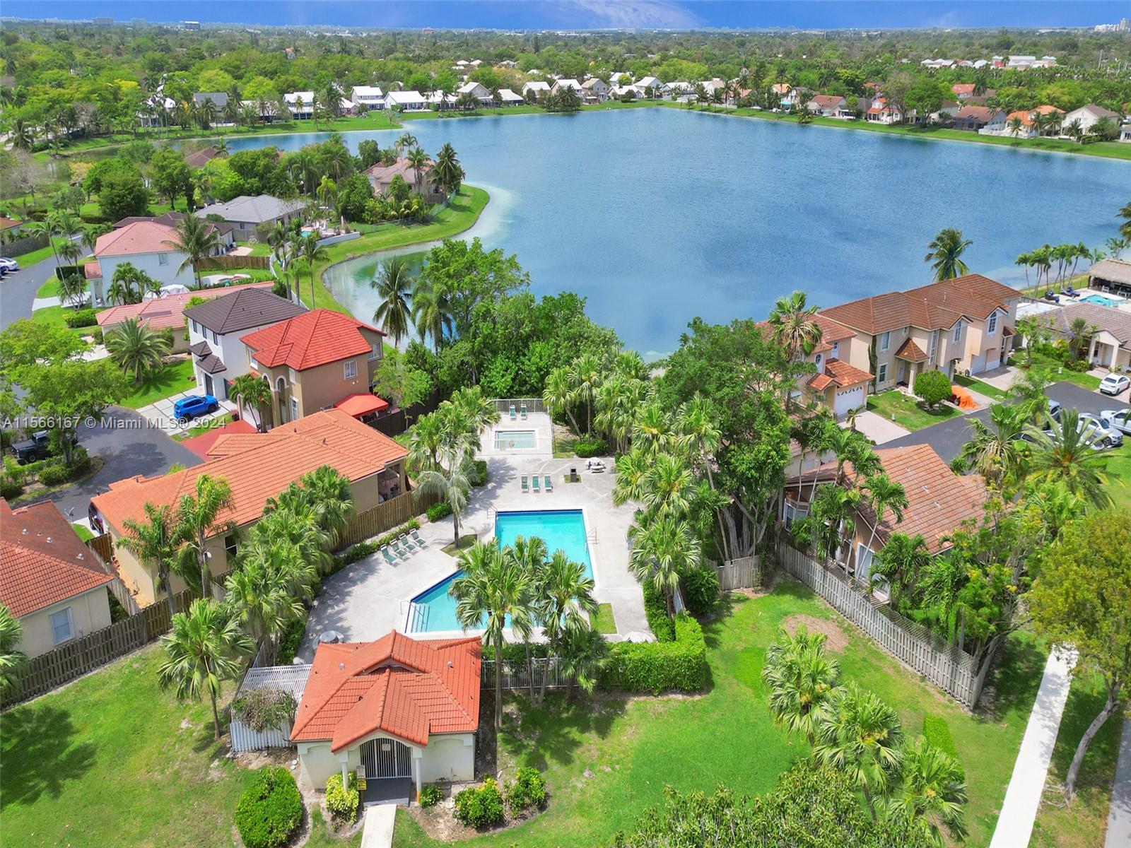 LAKES BY THE BAY SEC 8 - Residential