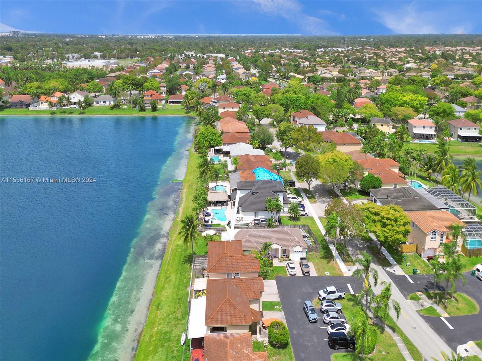 LAKES BY THE BAY SEC 8 - Residential
